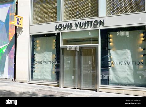 louis vuitton résidence éphémère champs-élysées|louis vuitton paris.